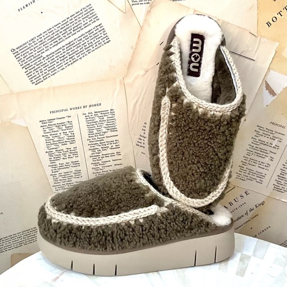 Free People Mou Bounce Slippers Clog Curly Sheepskin Military Green - Picture 1 of 9